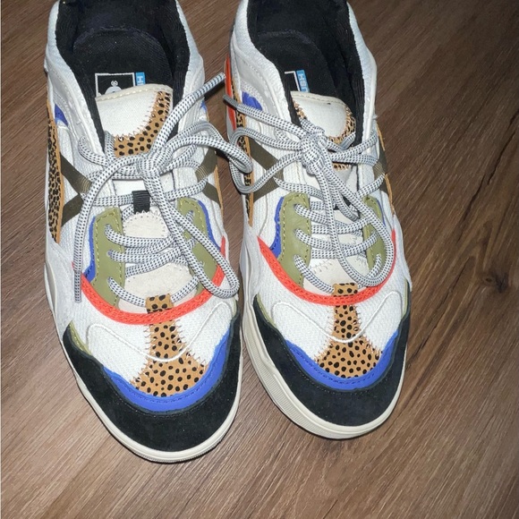 Vans Cheetah print sneakers 🐆 size:9 in women’s 🤩 - Picture 5 of 5